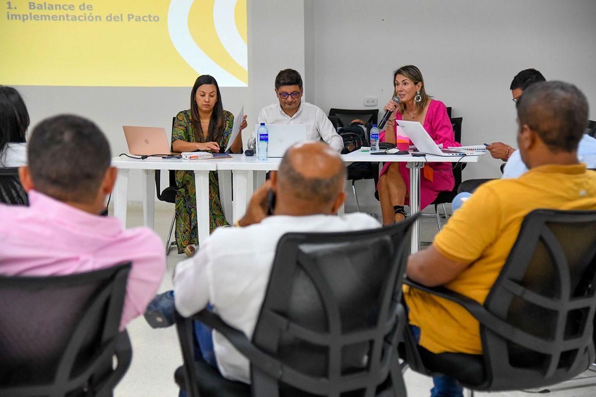 Reunión del equipo de ENterritorio con los del pacto.