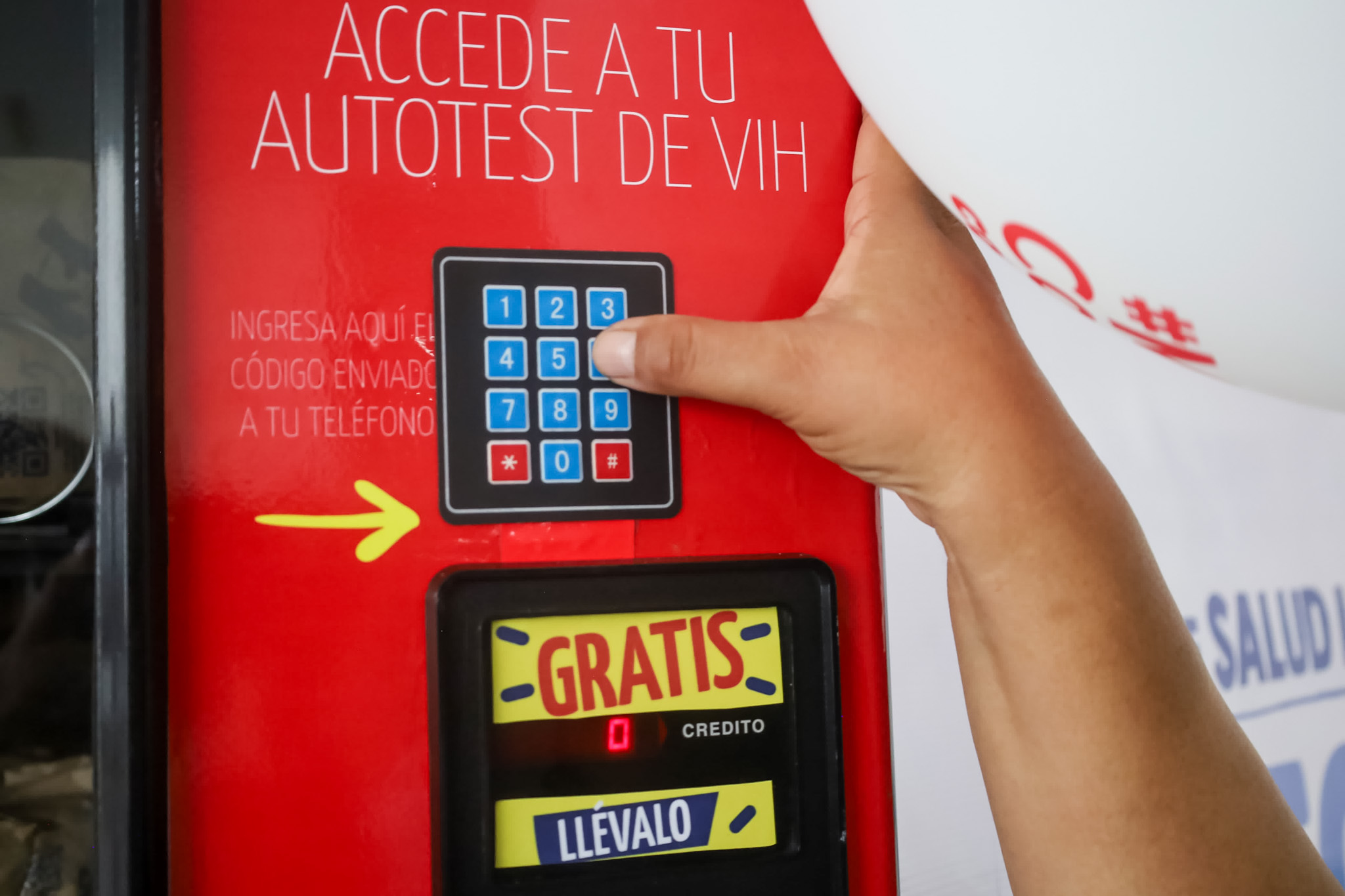 Máquina dispensadora Cali VIH