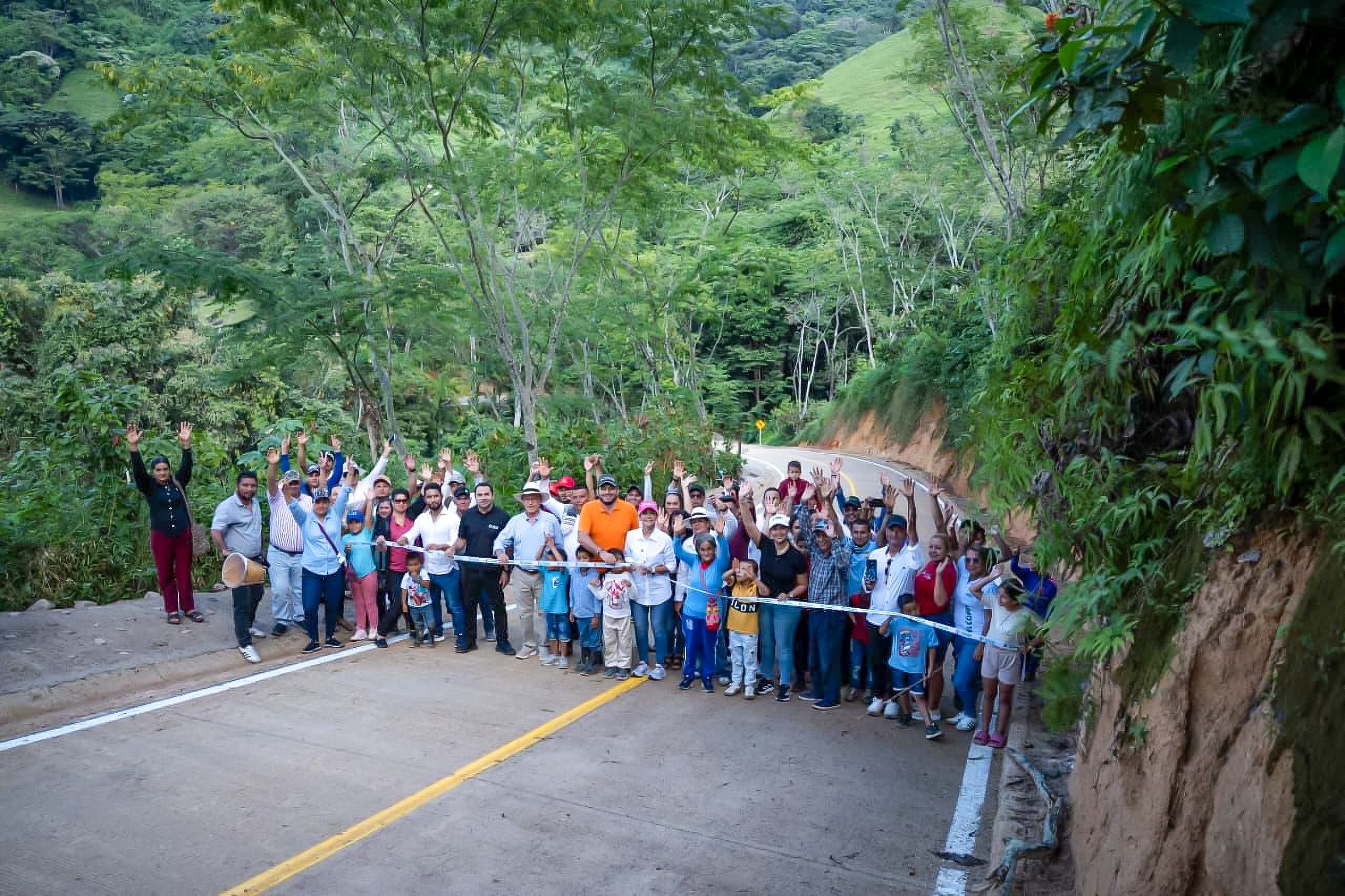 Inaugurado el tramo vial Chimila – La Puya