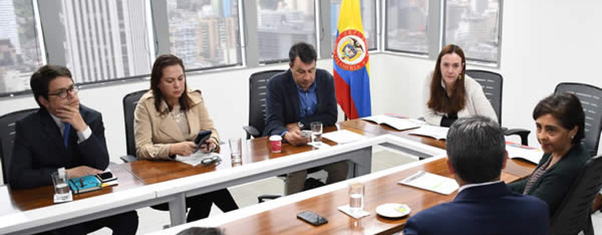 Entrega de estudios y diseños de proyectos
