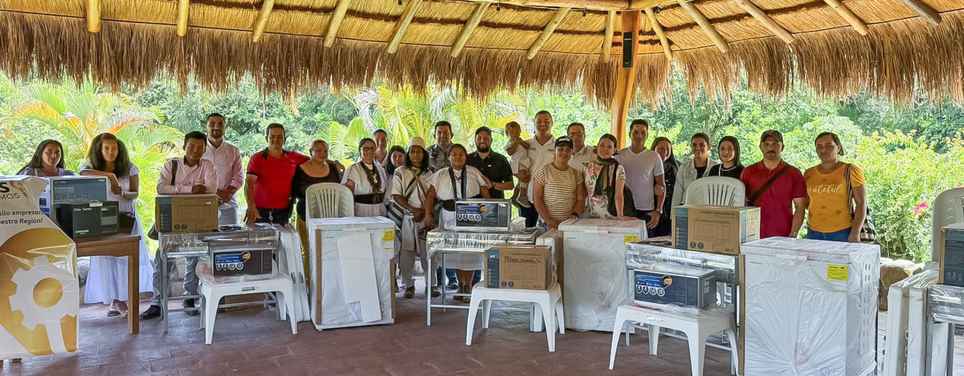 Entrega de unidades Productivas comunidad el Cesar