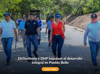 Equipo de ENTerritorio recorriendo una nueva vía.