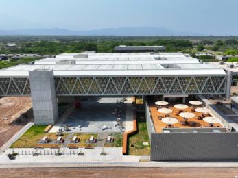 Panorámica de fachada de proyecto en construcción.