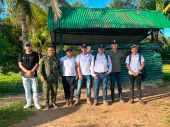 Funcionarios de la Aeronaútica y ET.