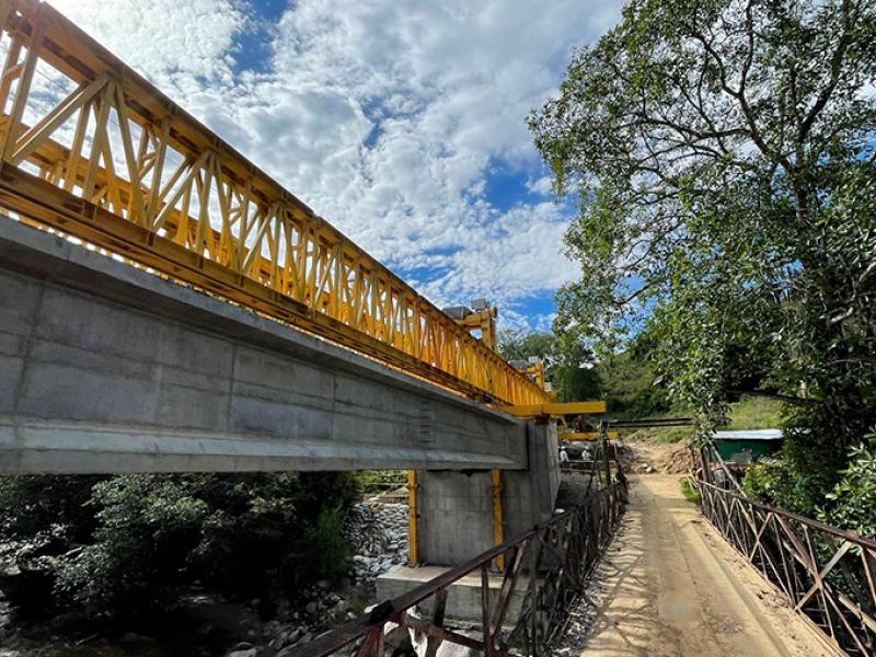 Foto del puente intervenido